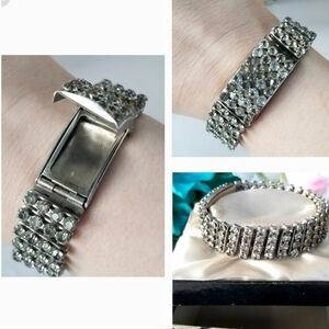 Vintage locket bracelet in original box silver tone diamante British expansion